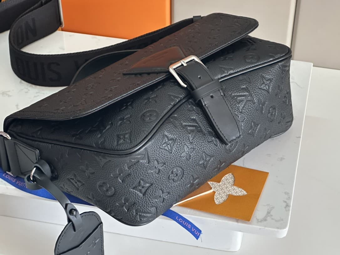 LV Bag M46685