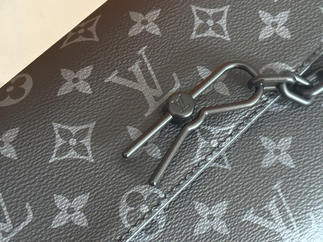 LV Bag M46795