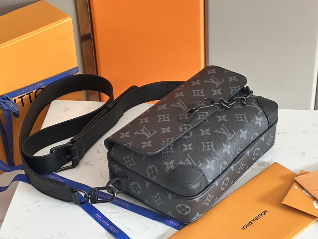 LV Bag M46795