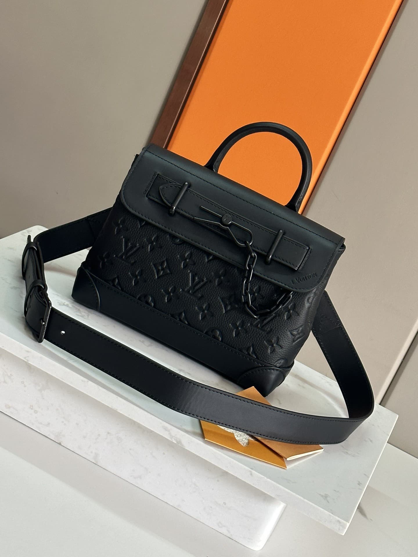 LV Bag M24436