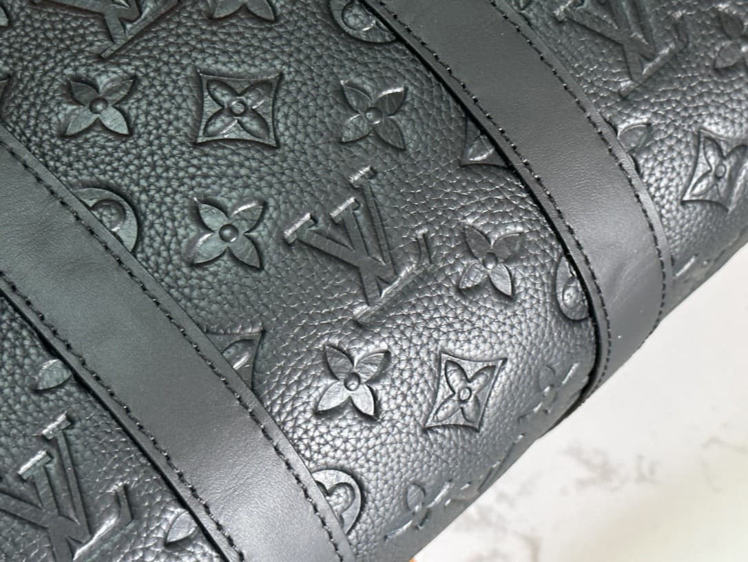 LV Bag M22765