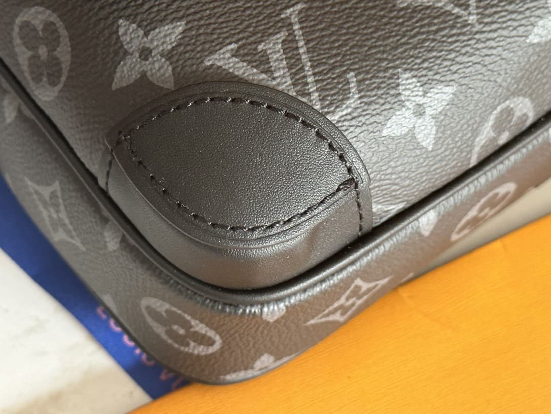 LV Bag M46795