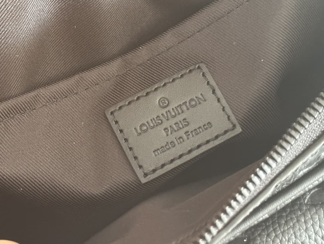 LV Bag M46795