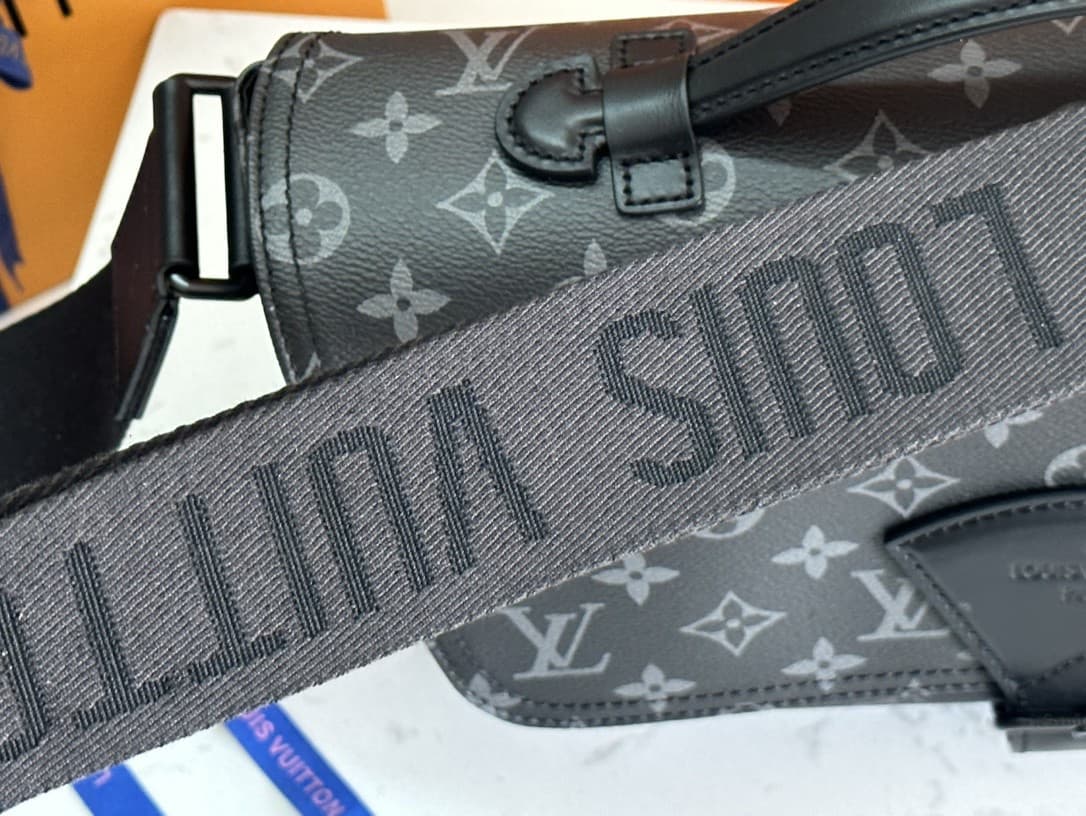 LV Bag M46685