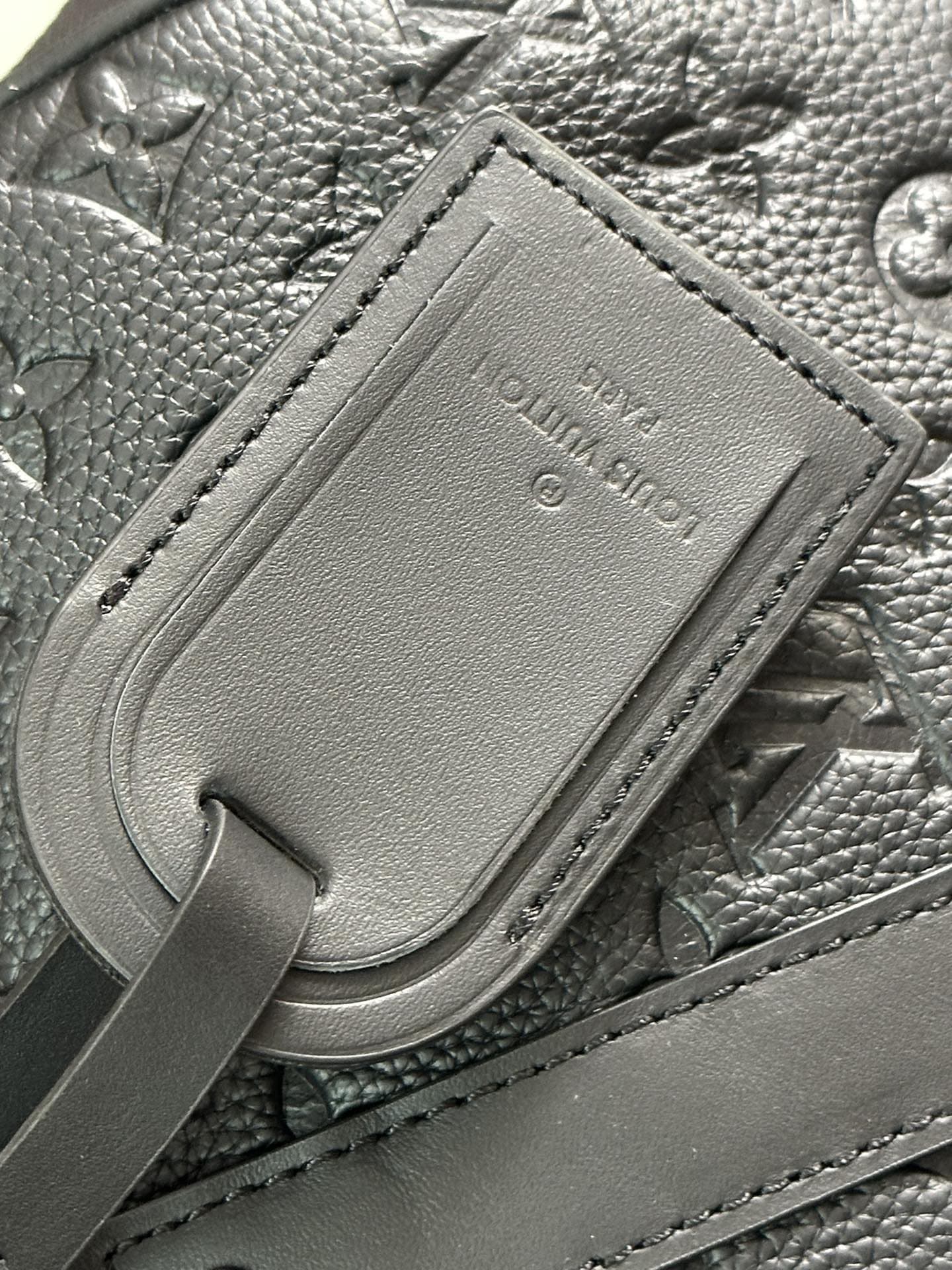 LV Bag M22765
