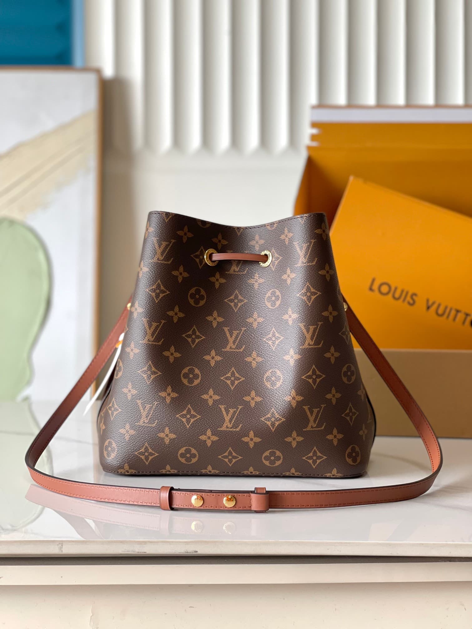 LV Bag M44887