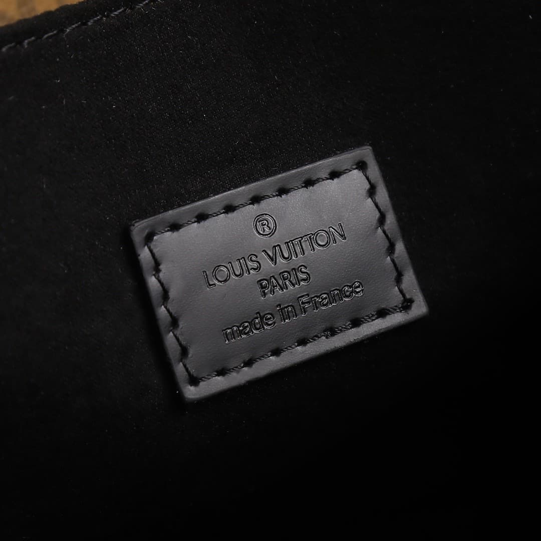 LV Bag M44876