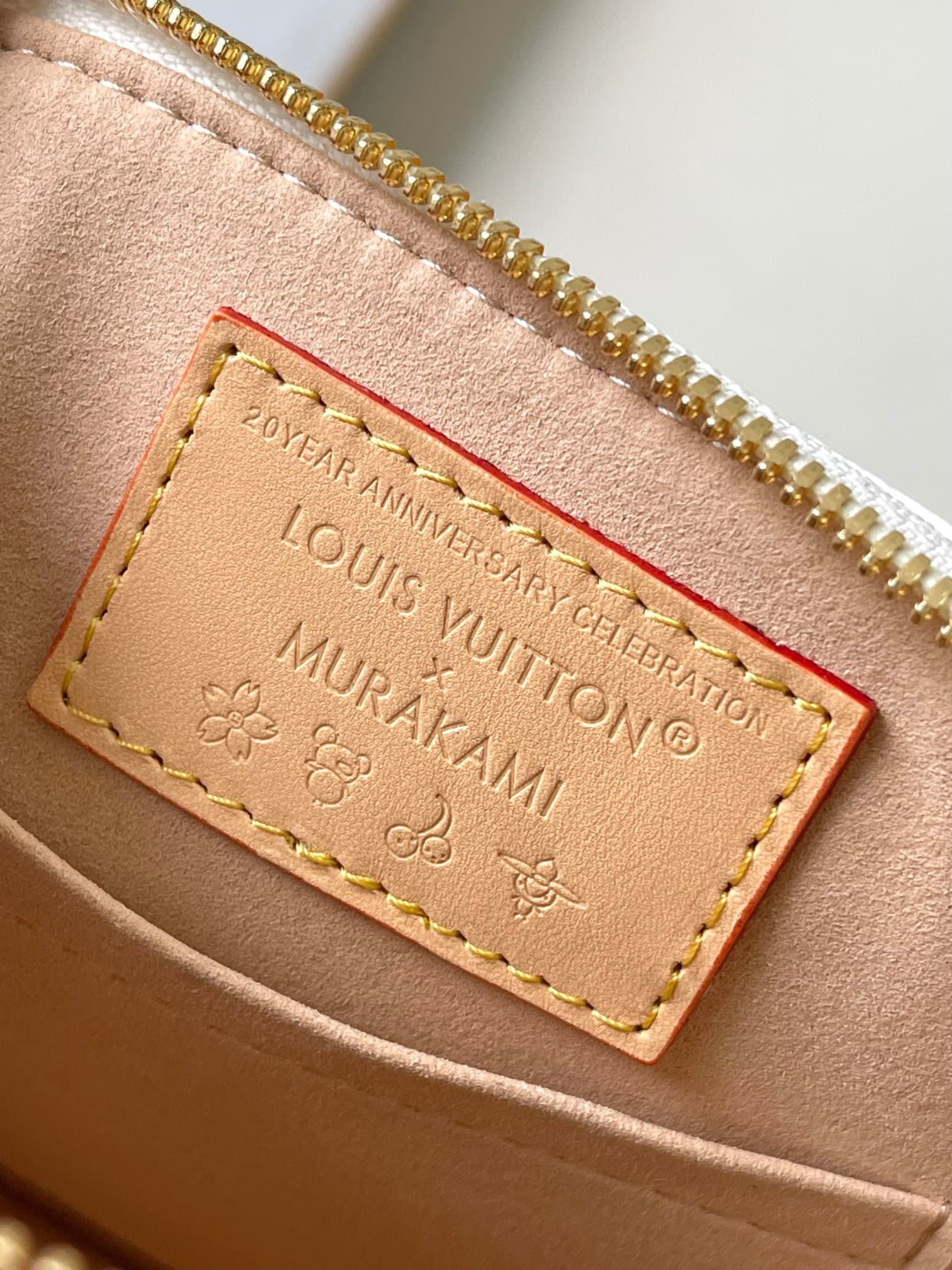 LV Bag M13078