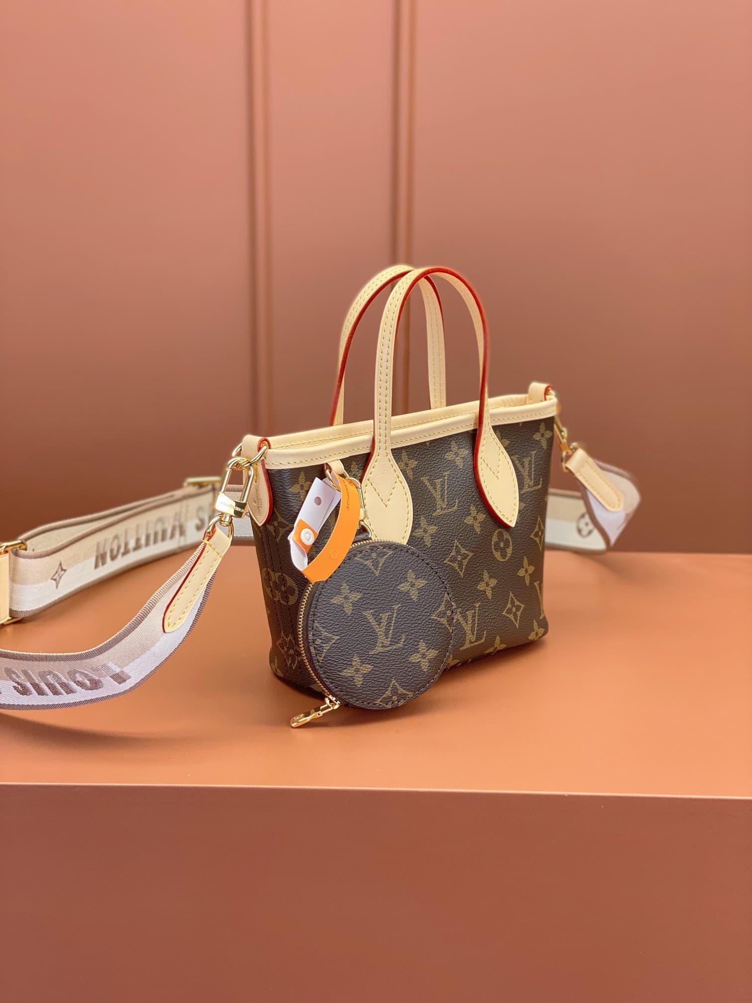 LV Bag M46705