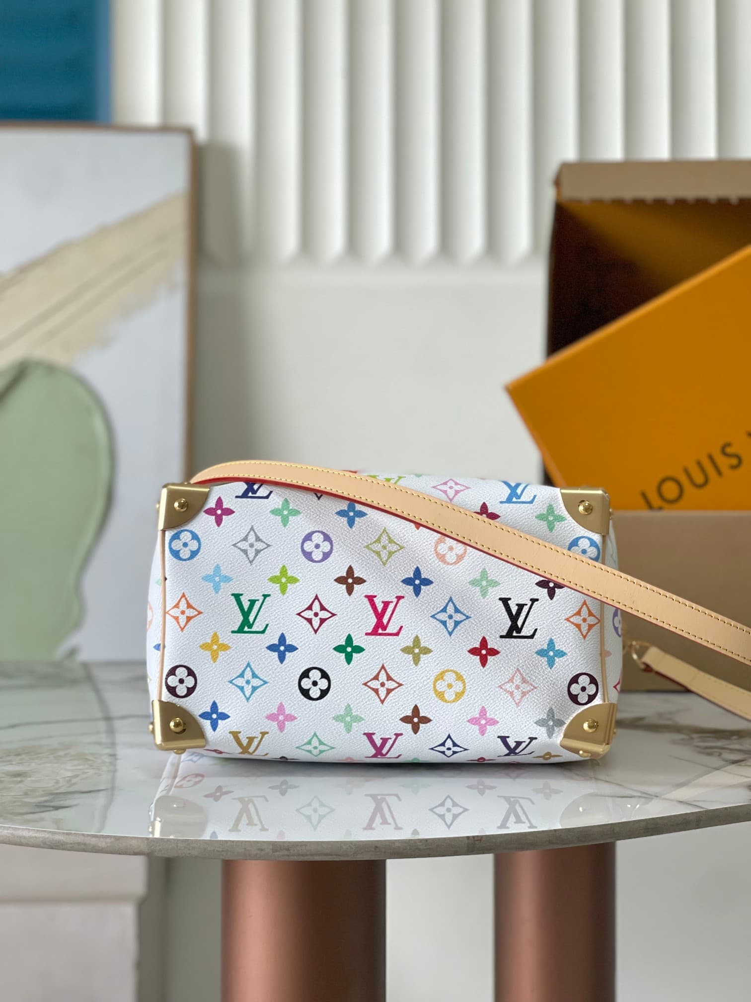 LV Bag M13085