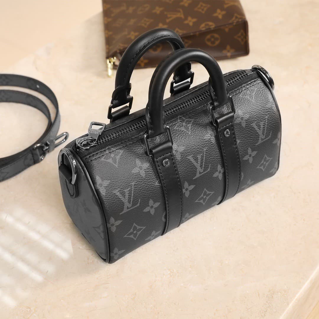 LV Bag M45947