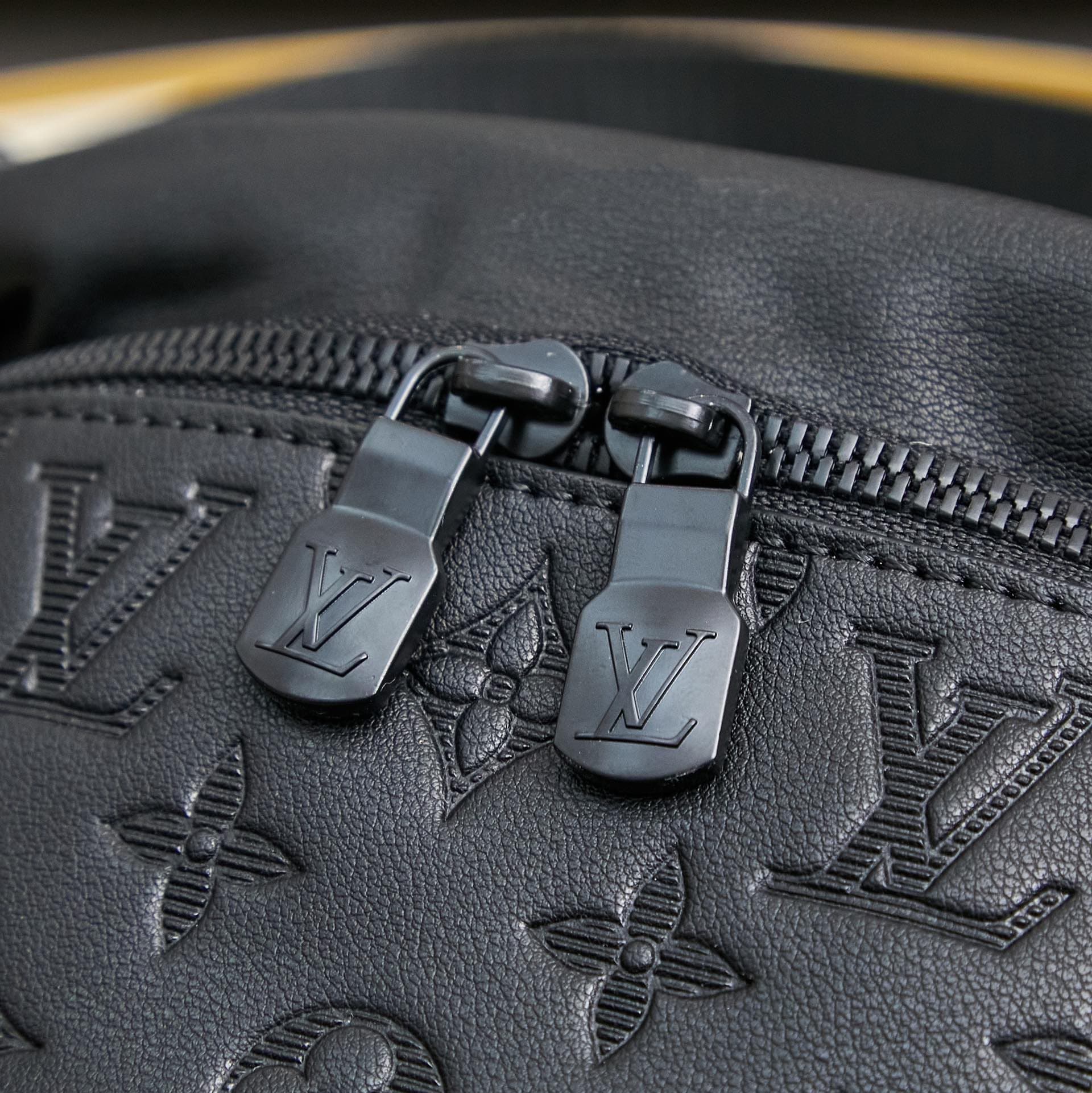 LV Bag M46036