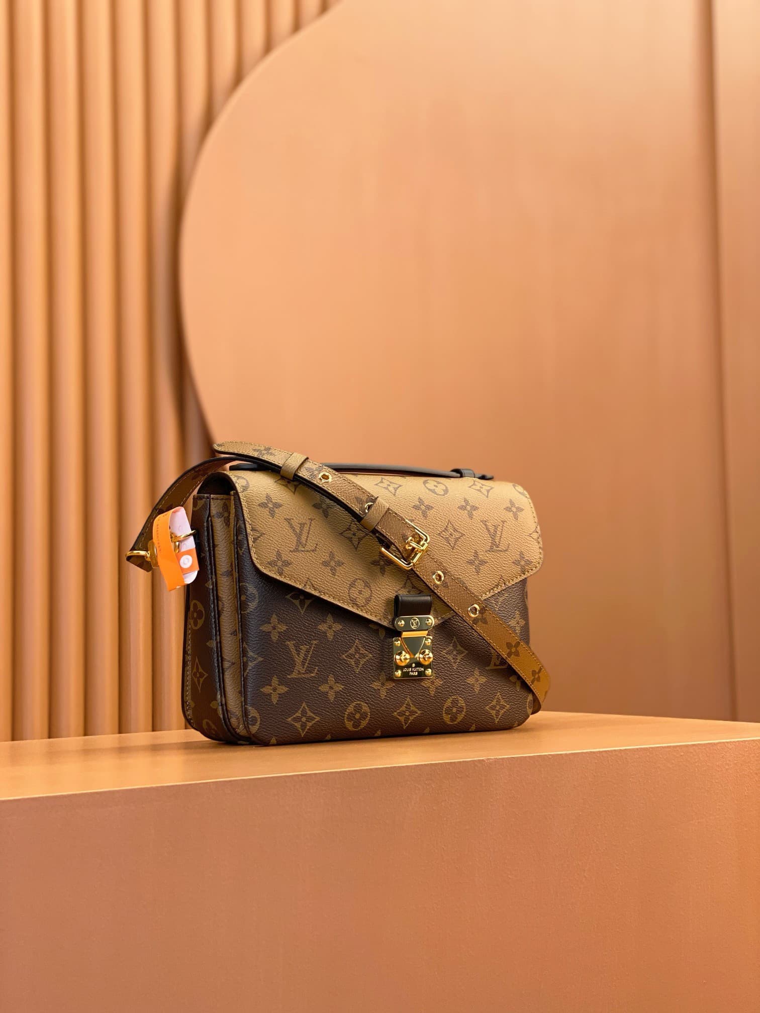 LV Bag M44876