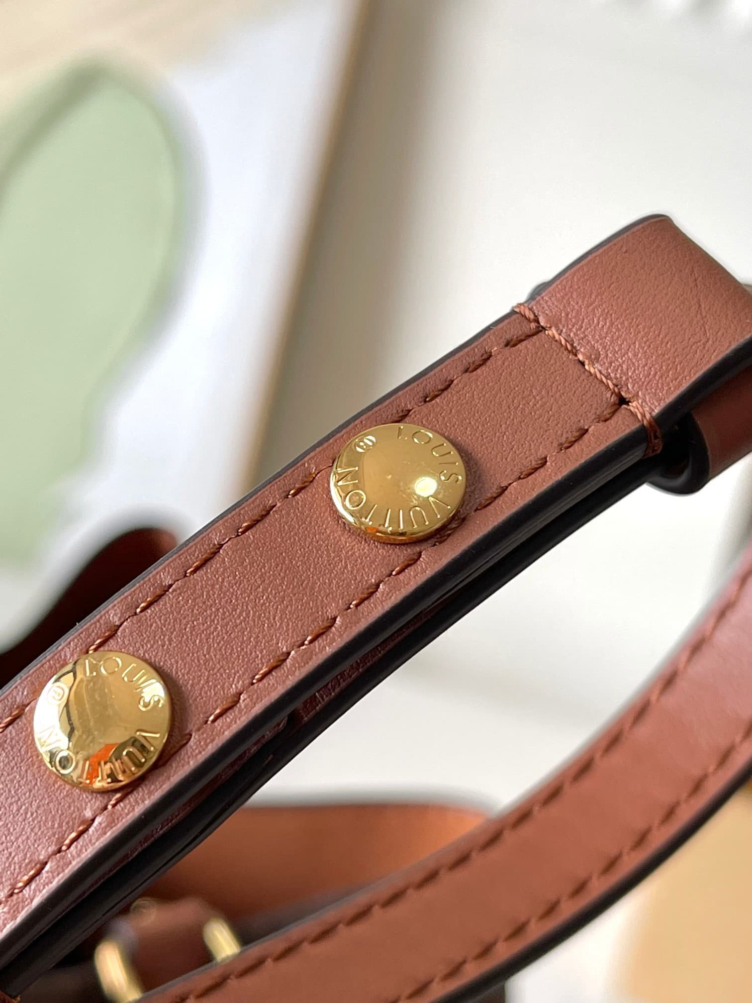 LV Bag M44887