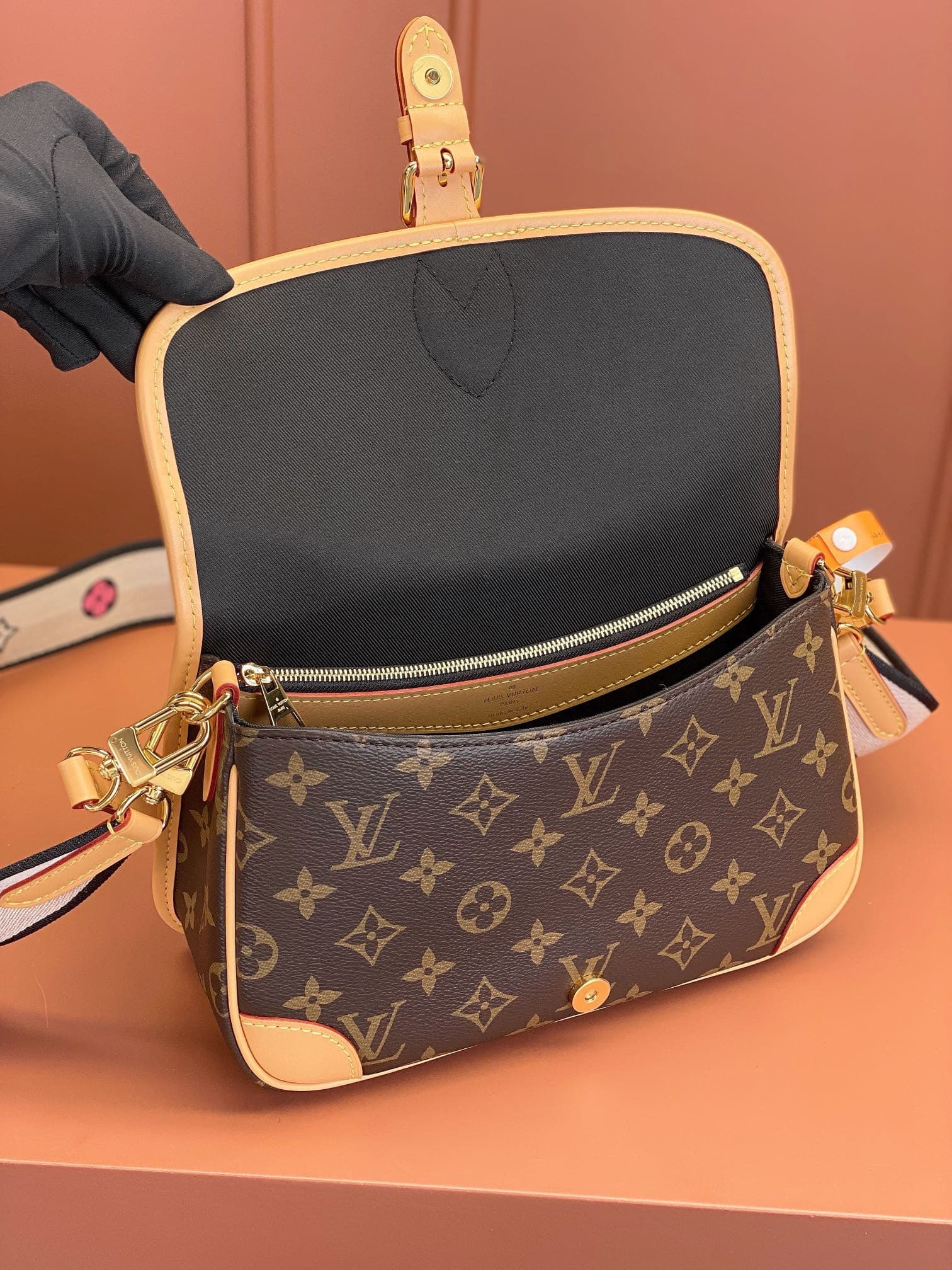 LV Bag M45985
