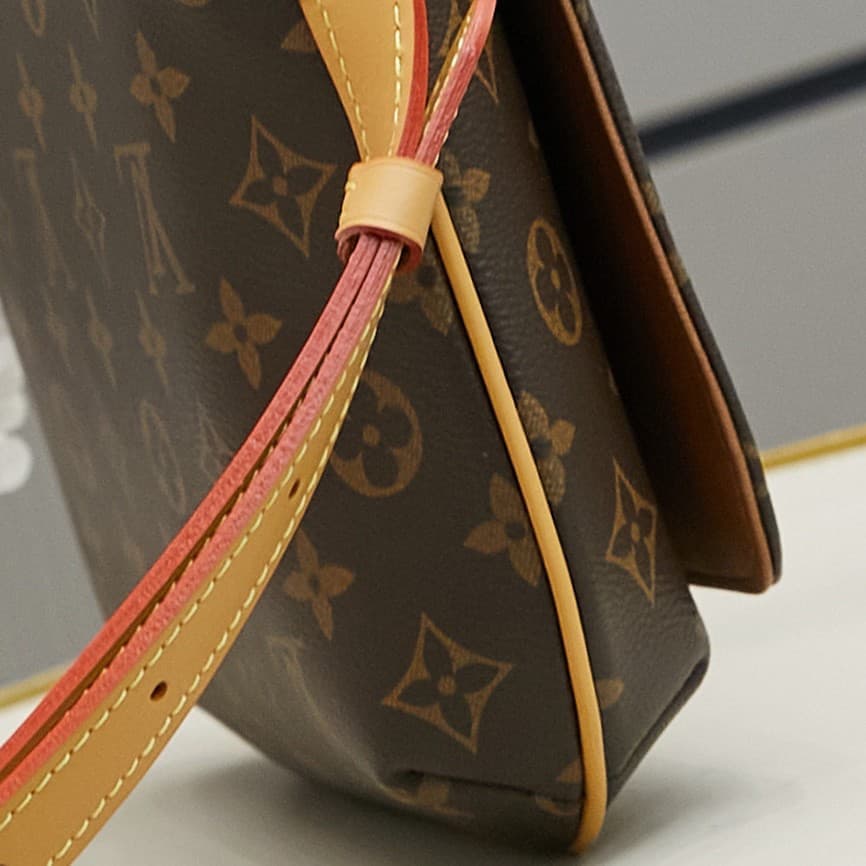 LV Bag M51257
