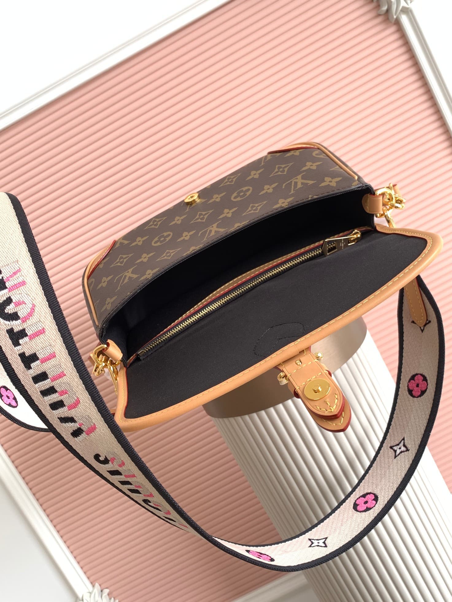 LV Bag M45985