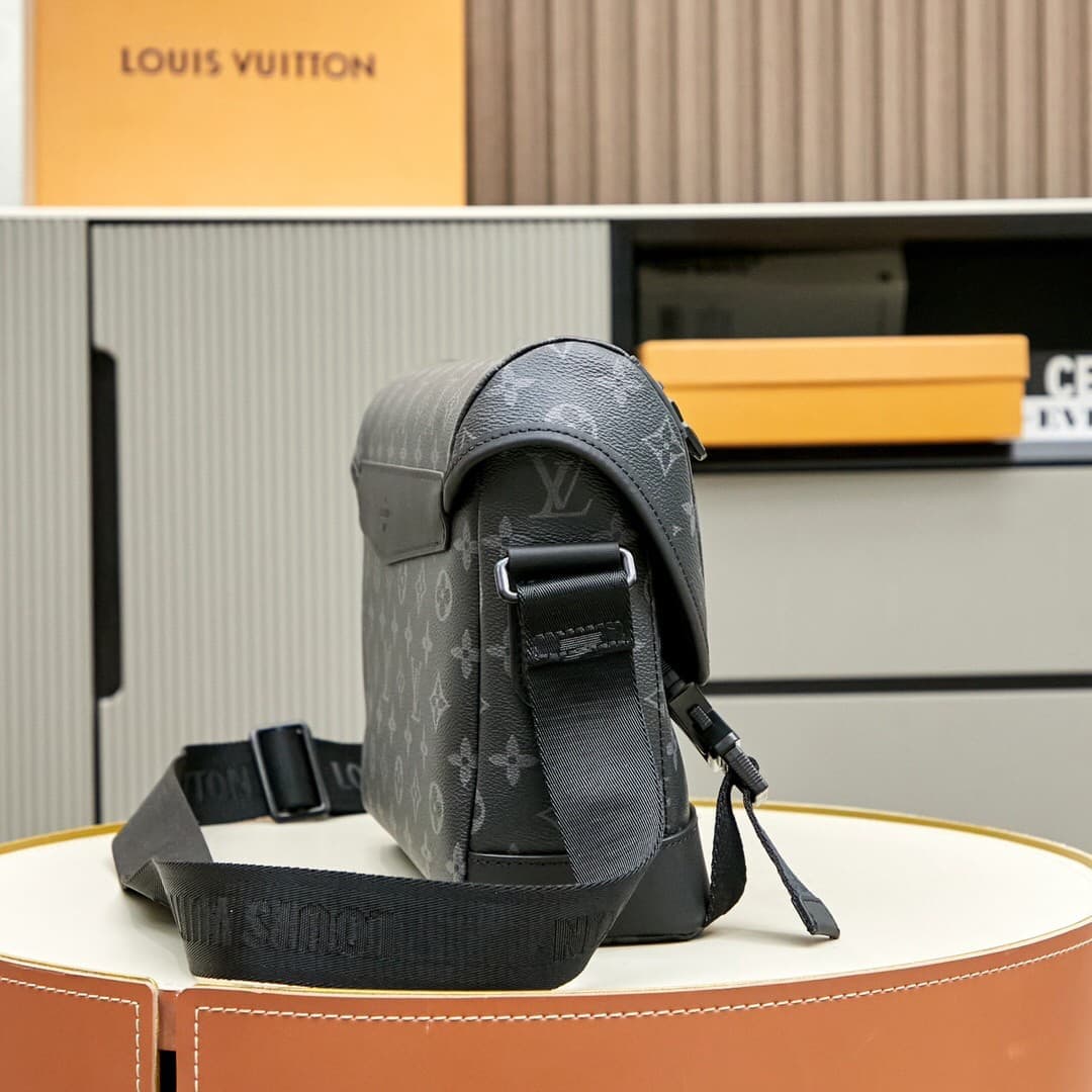 LV Bag M25121