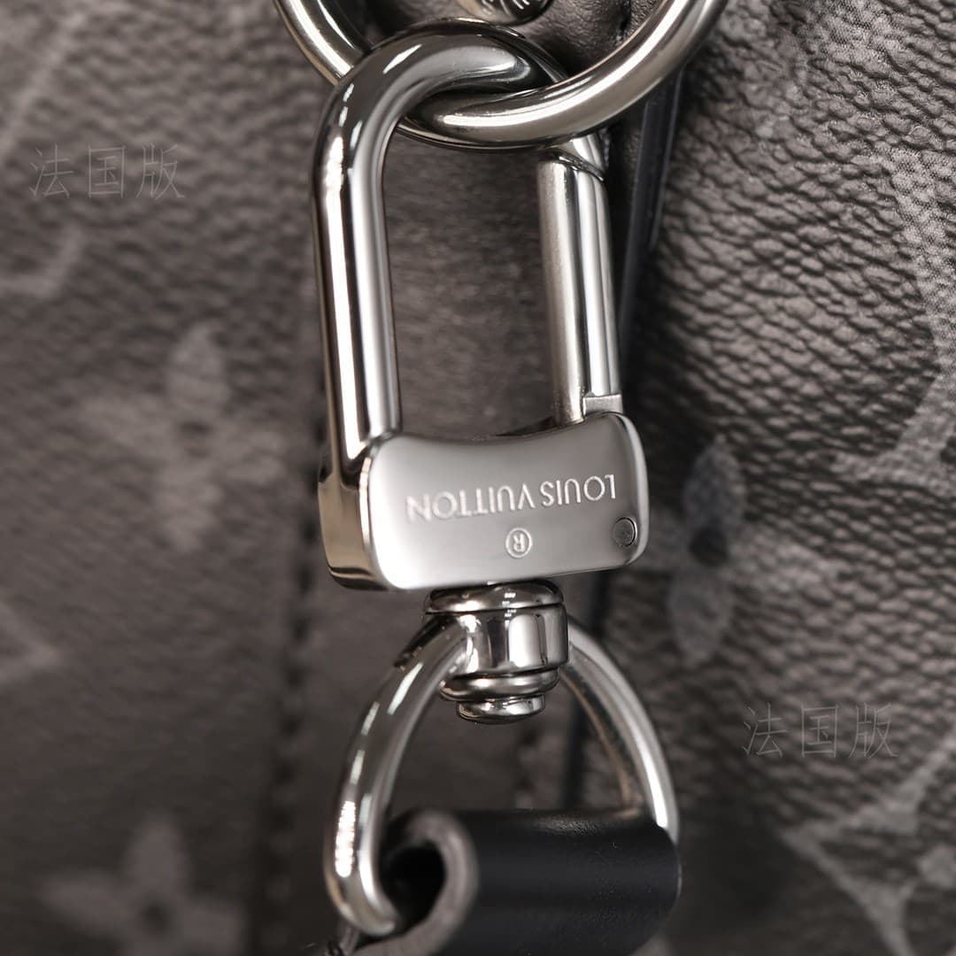 LV Bag M40569