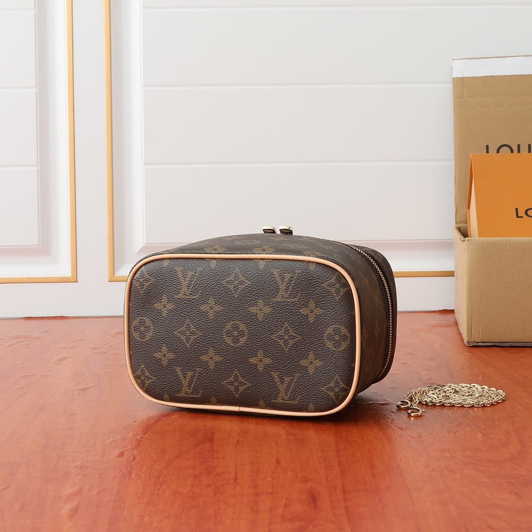 LV Bag M44495