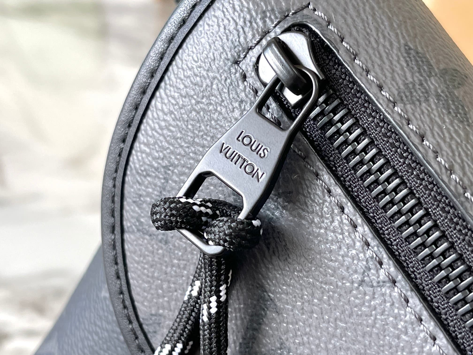 LV Bag M12806