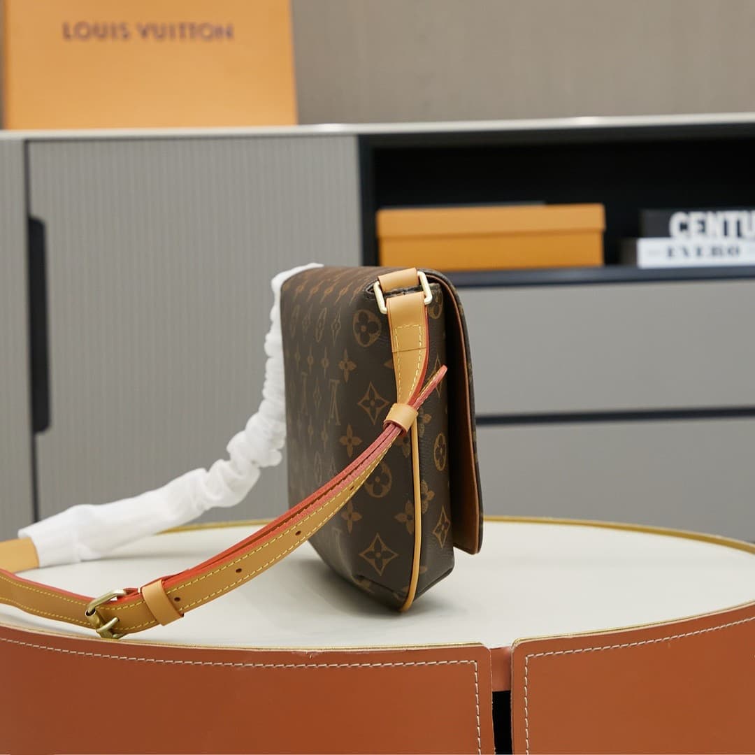 LV Bag M51257