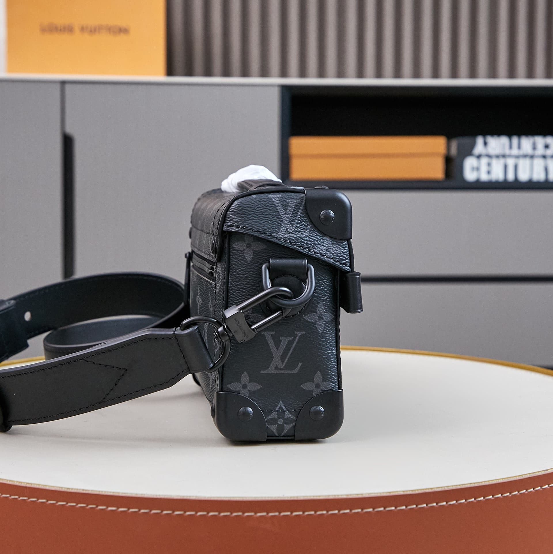 LV Bag M11743