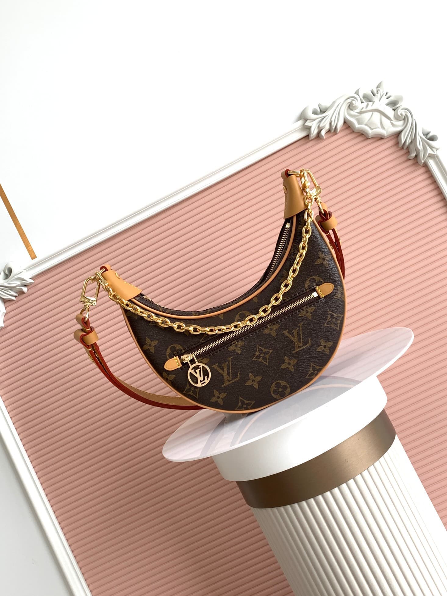 LV Bag M81098