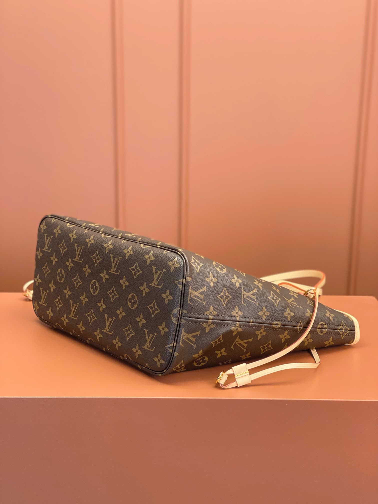 LV Bag M41177