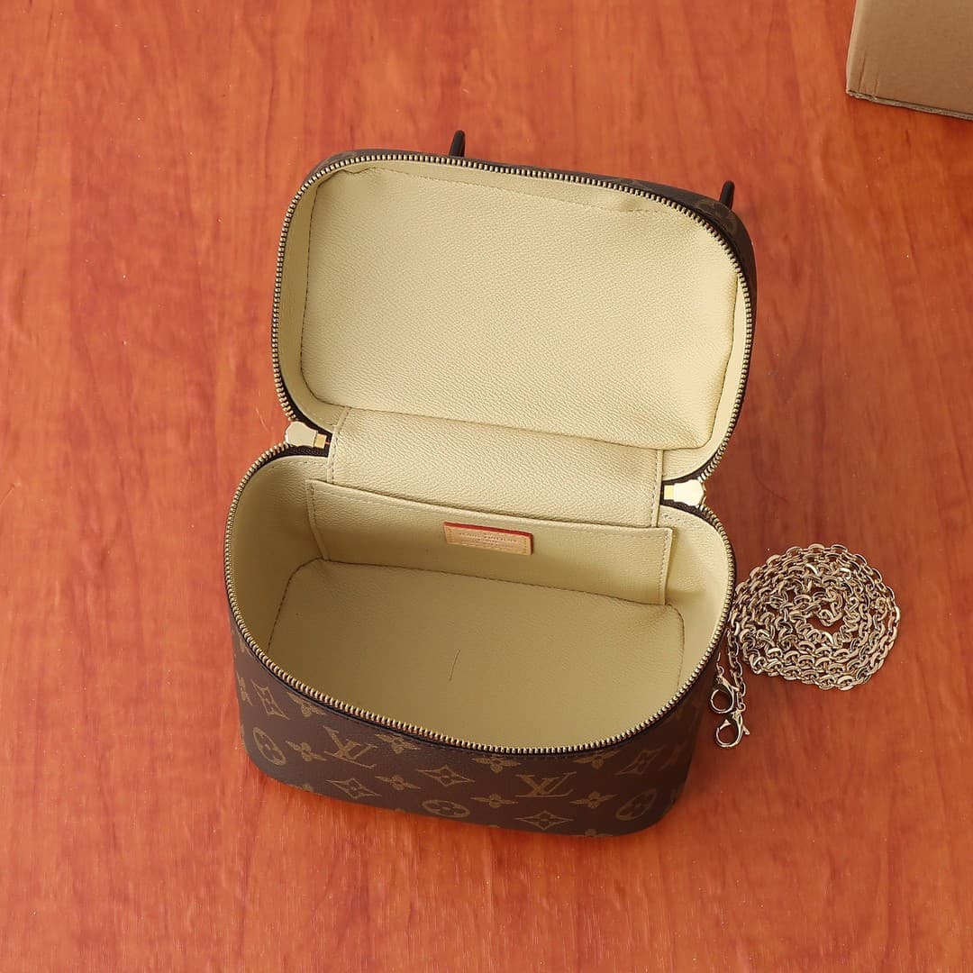 LV Bag M44495