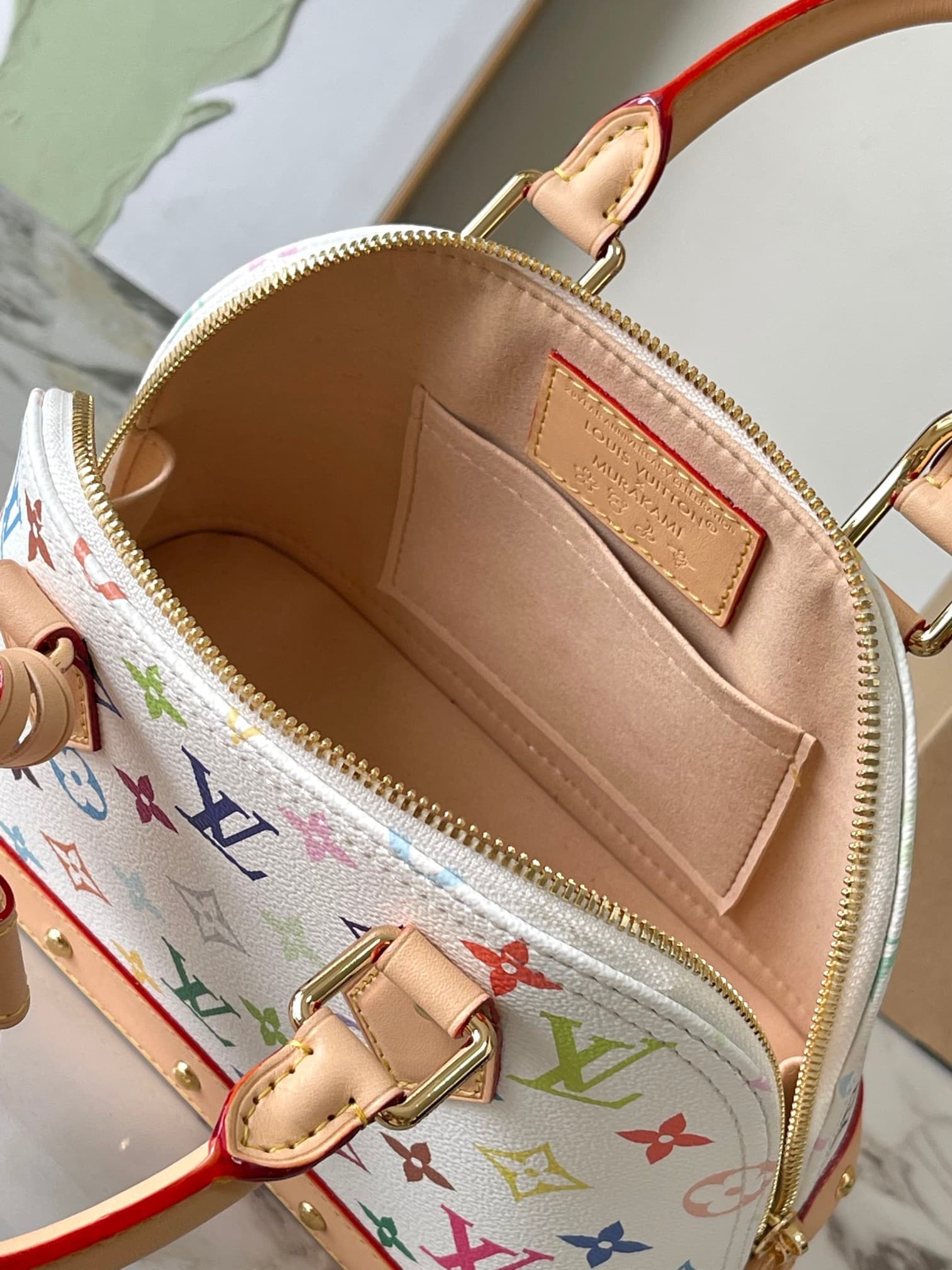 LV Bag M13078