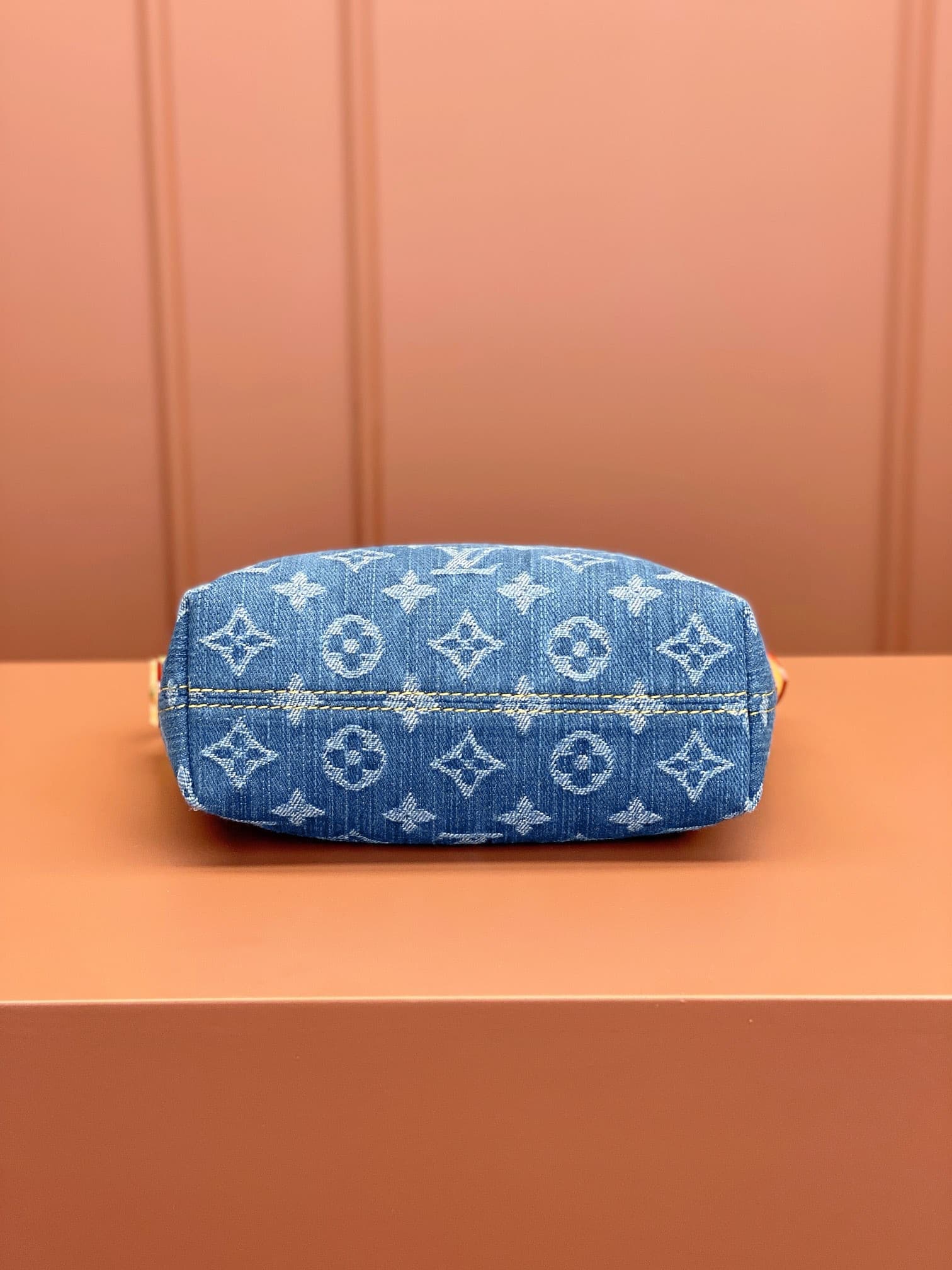 LV Bag M82949
