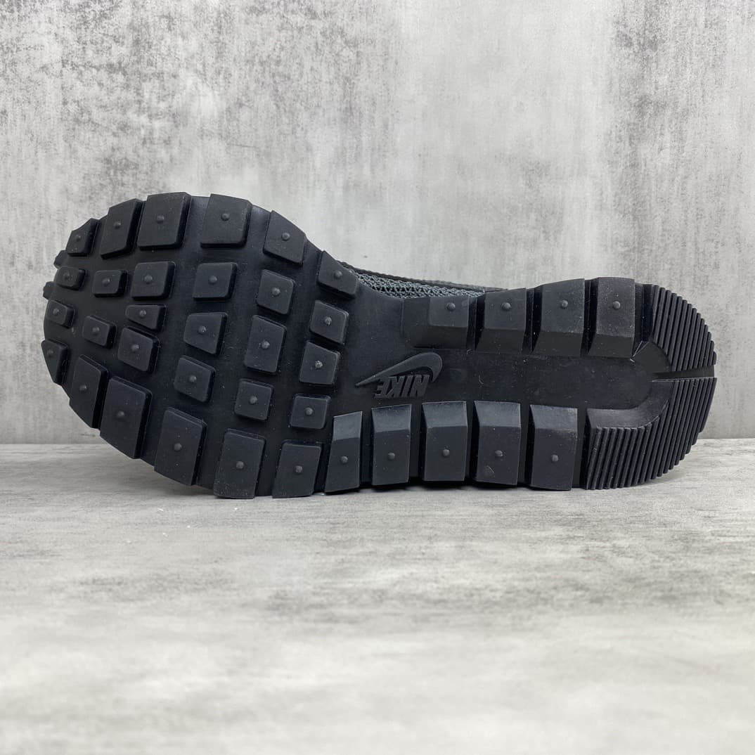 Sacai x Nike VaporWaffle