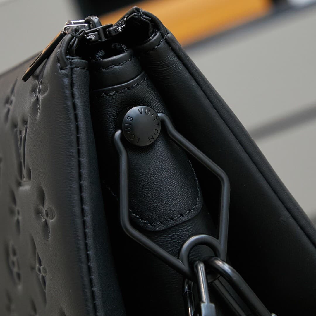 LV Bag M57790