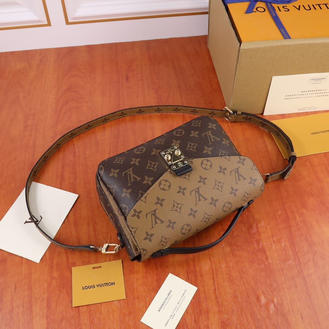 LV Bag M44876