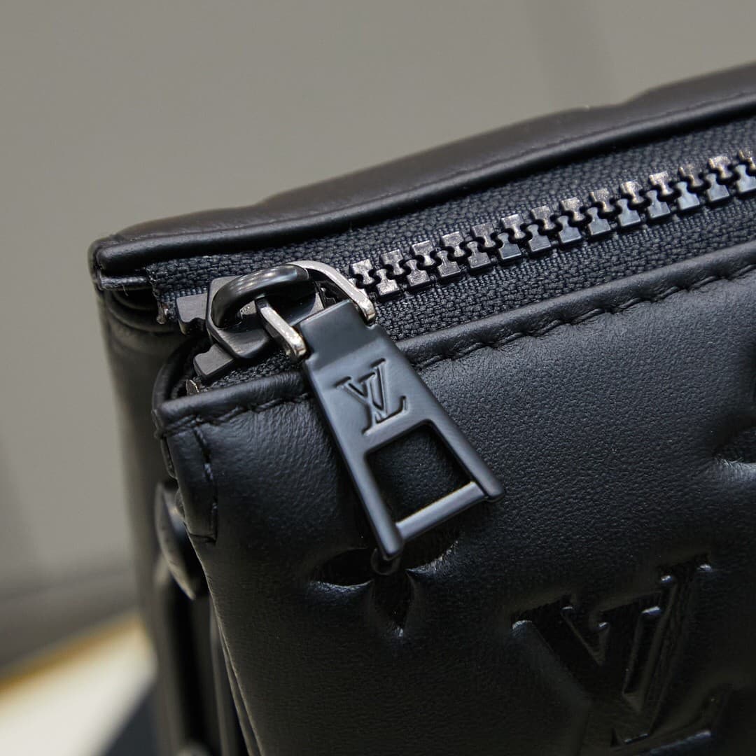 LV Bag M57790