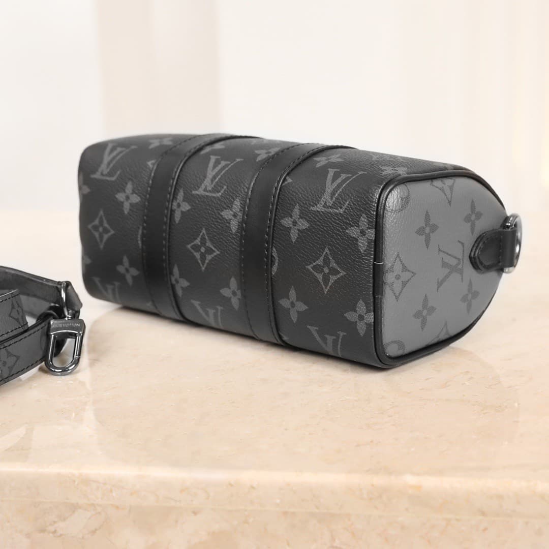 LV Bag M45947