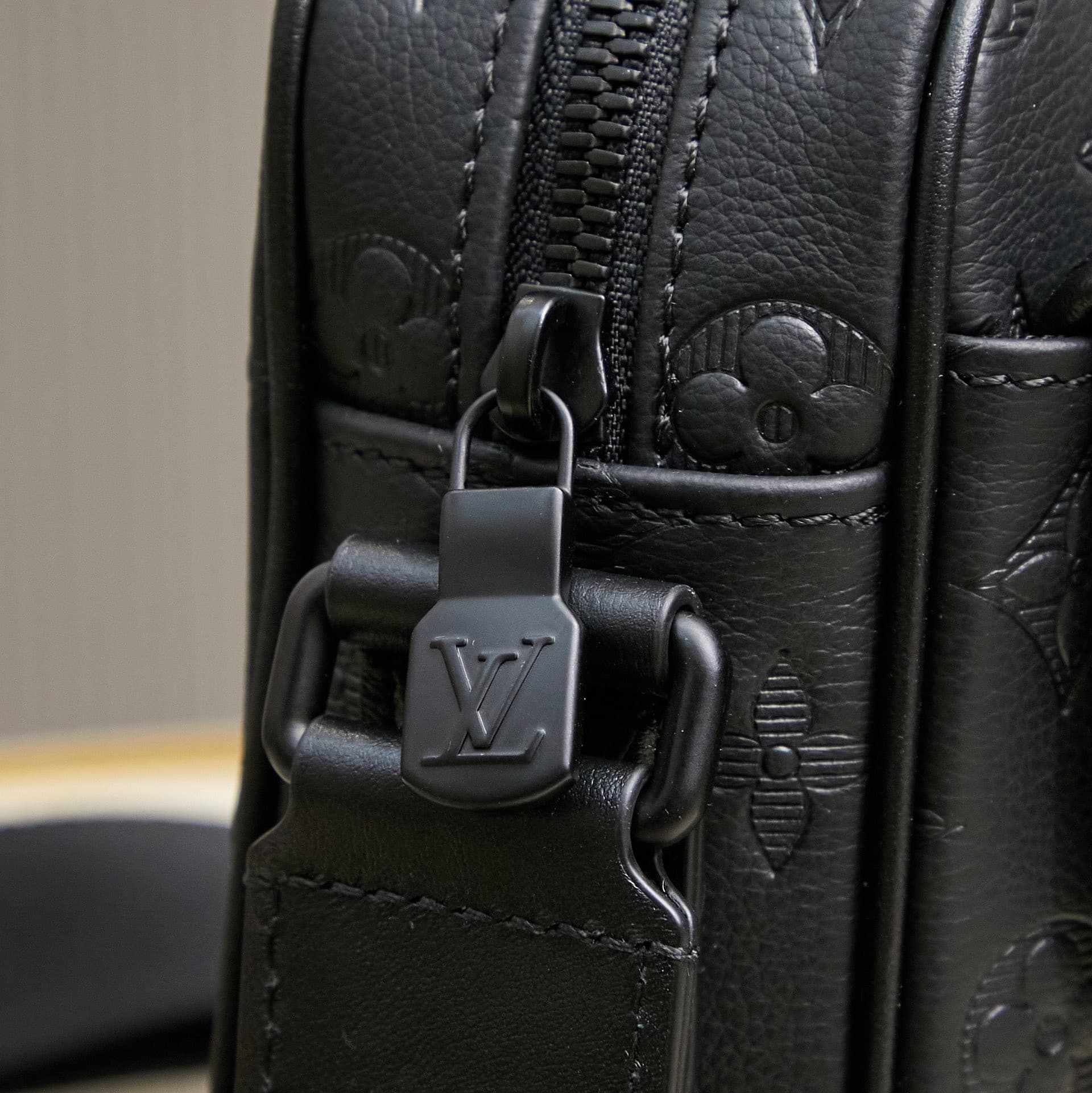 LV Bag M12516