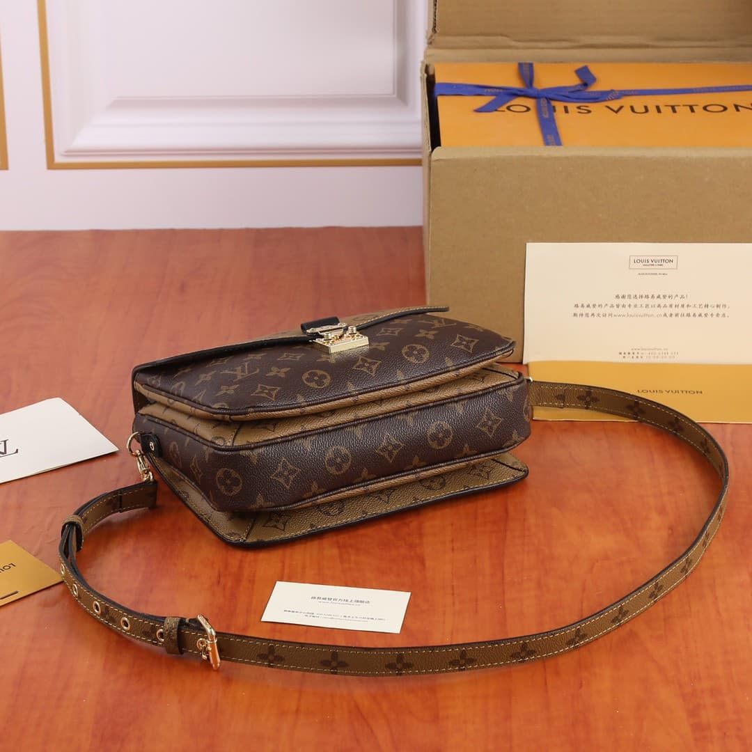 LV Bag M44876