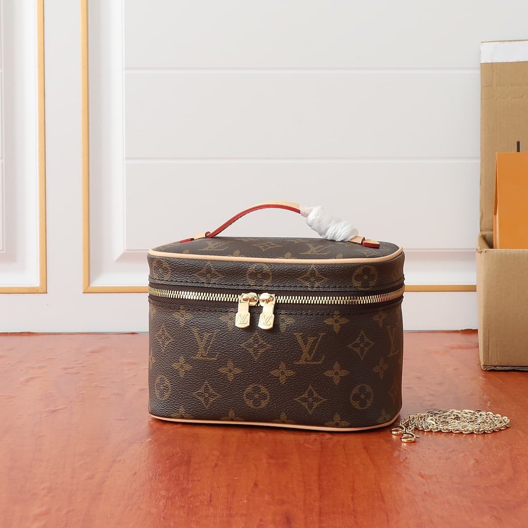 LV Bag M44495
