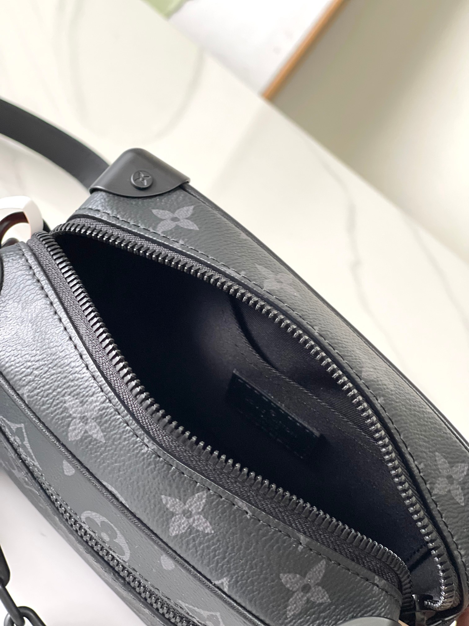 LV Bag M44735