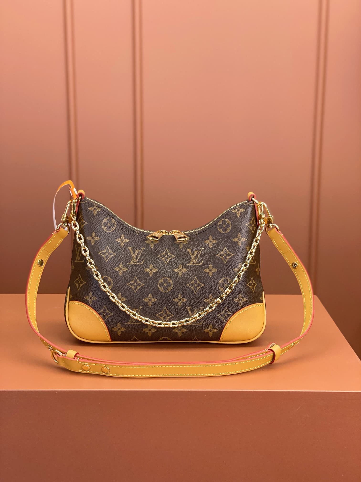 LV Bag M45832