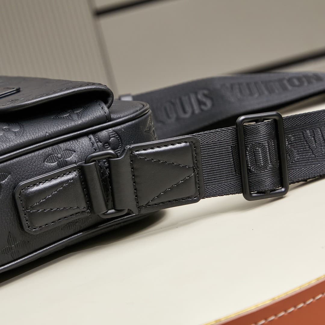 LV Bag M12516
