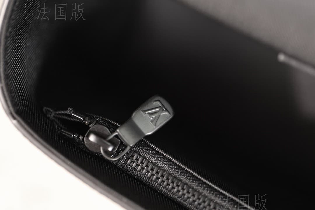 LV Bag M81783