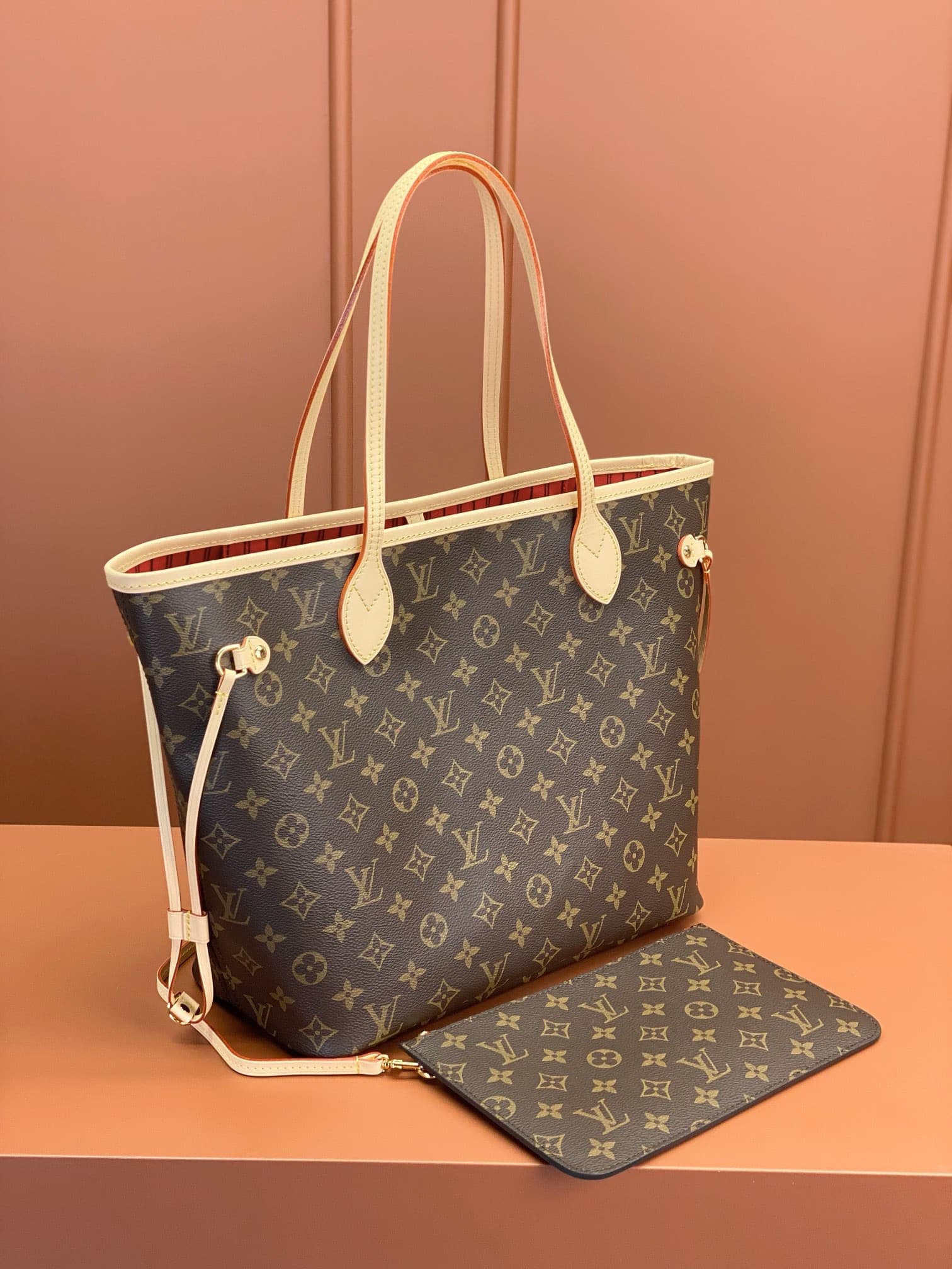 LV Bag M41177