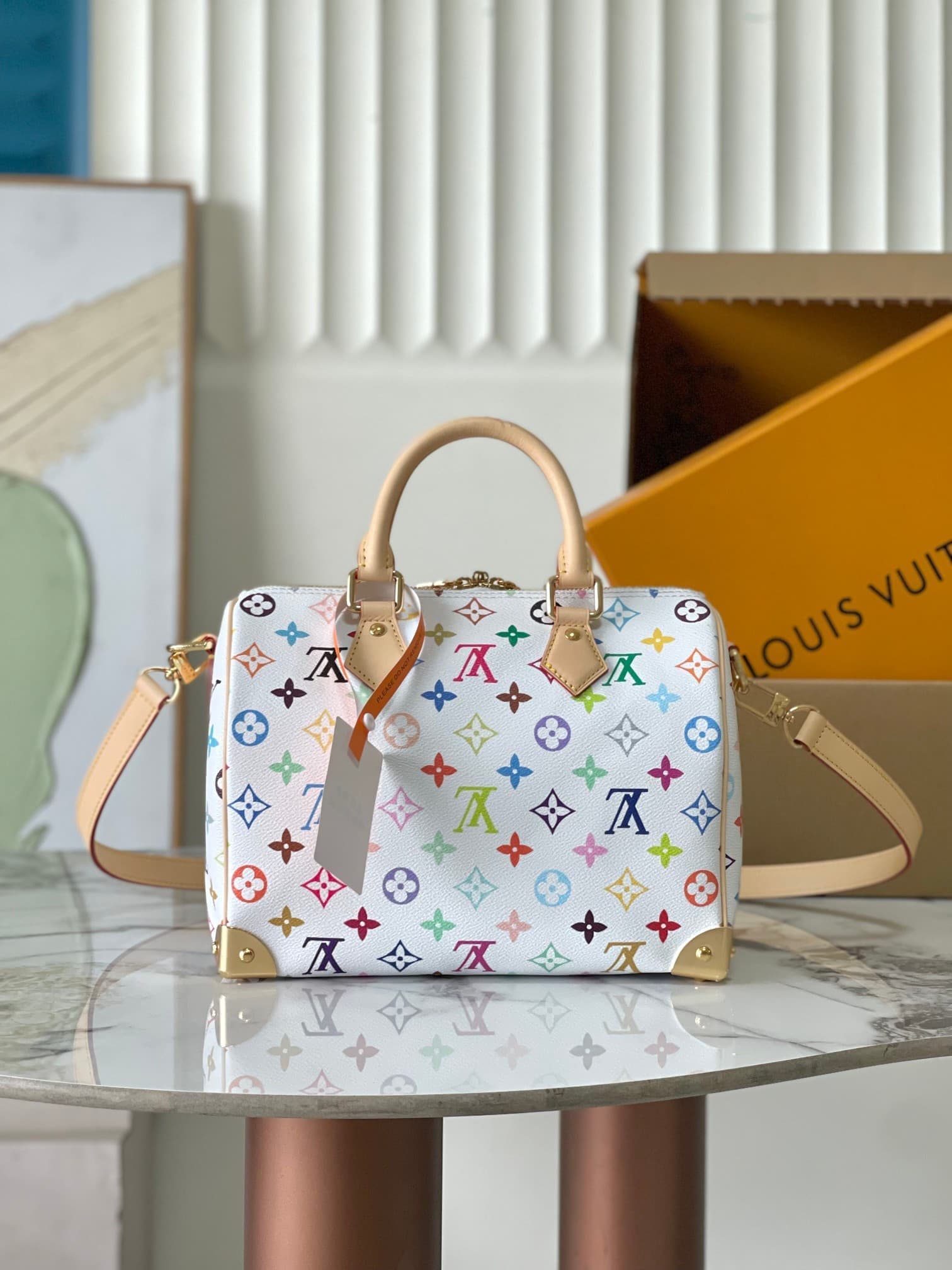 LV Bag M13085