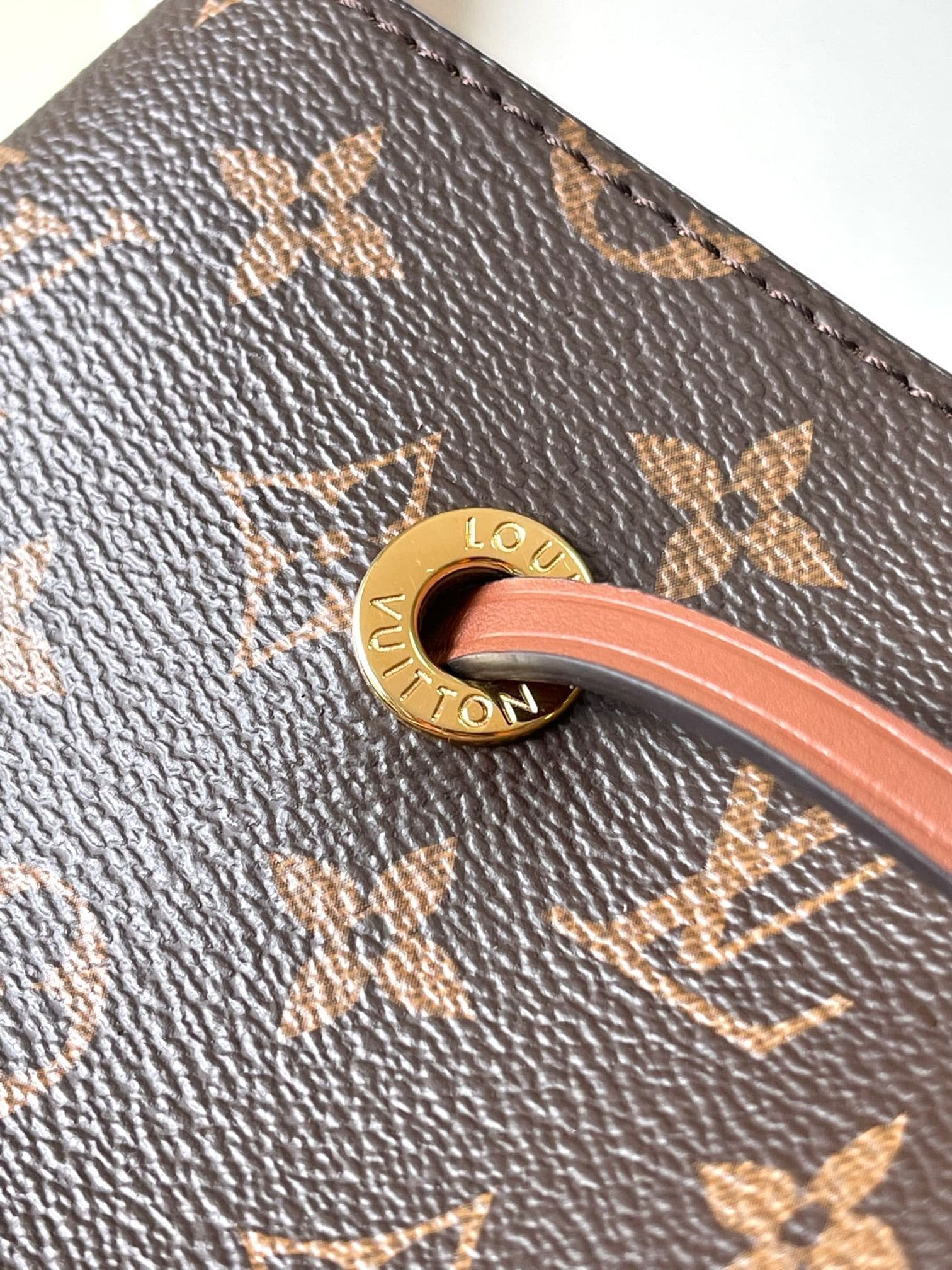 LV Bag M44887