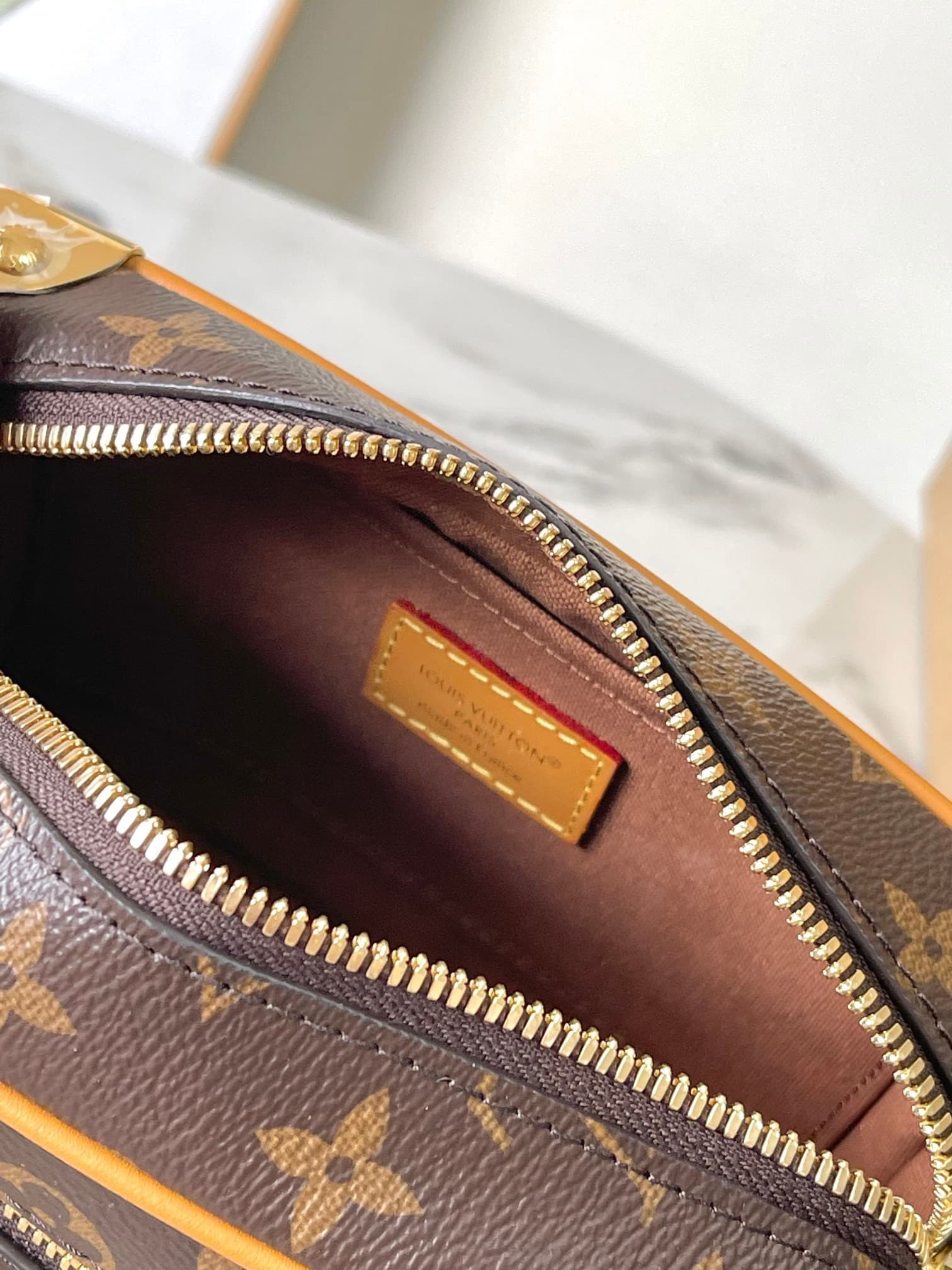 LV Bag M14279