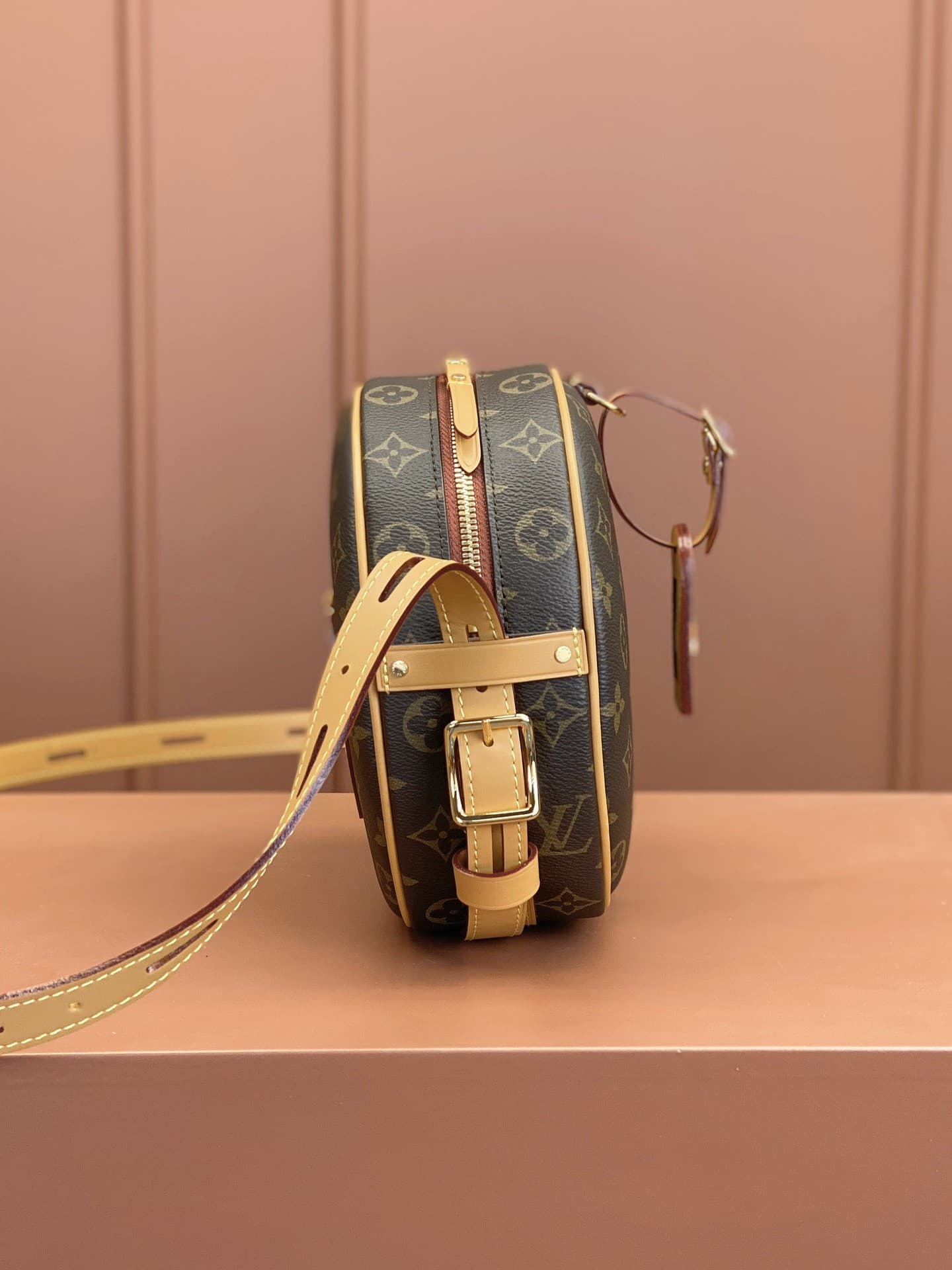 LV Bag M45647