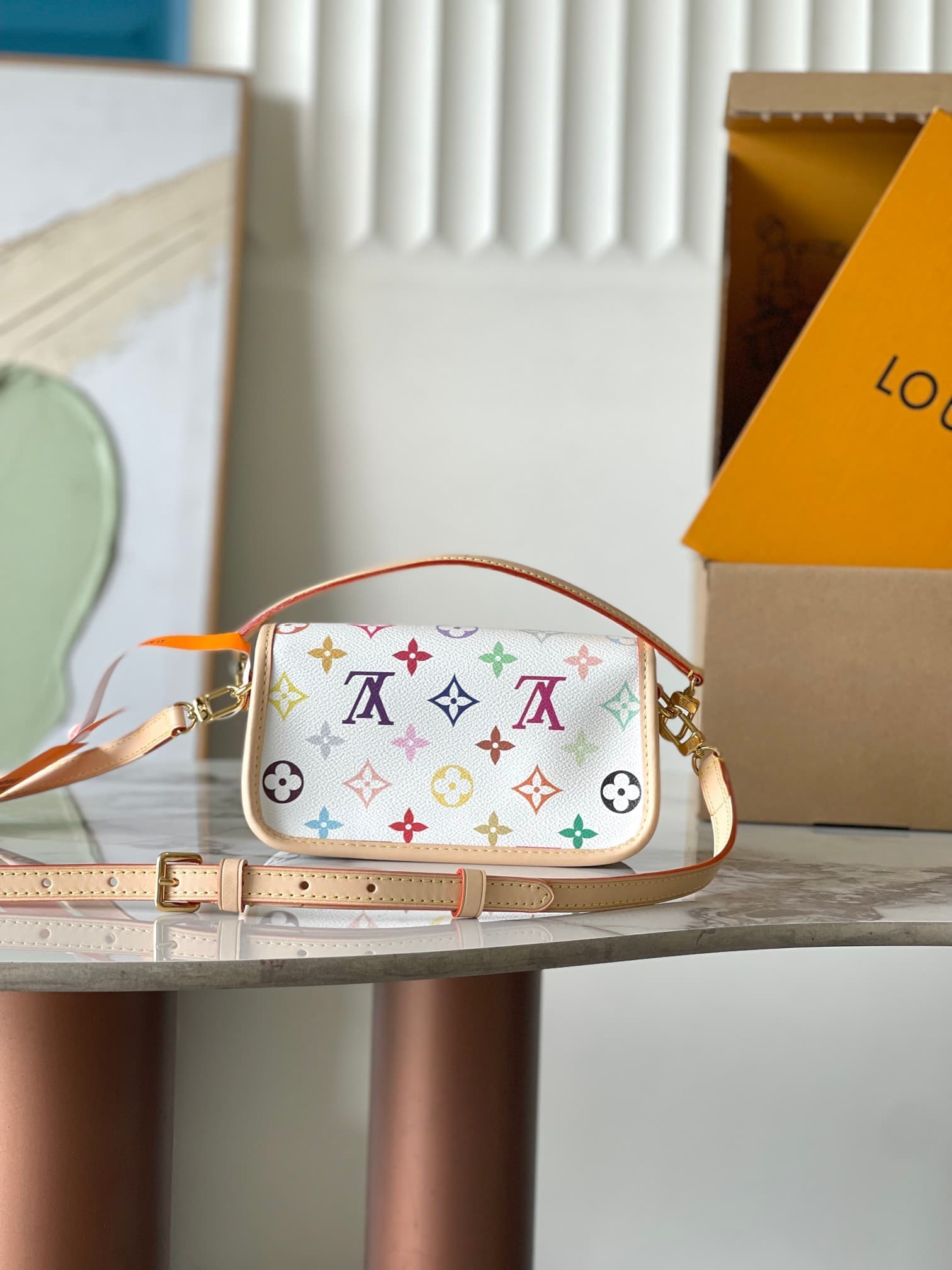 LV Bag M14194